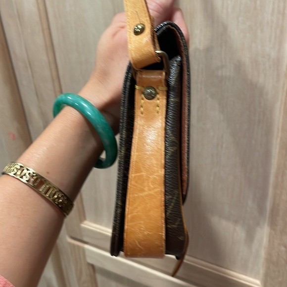 Louis Vuitton Vintage Small Crossbody - Picture 6 of 13